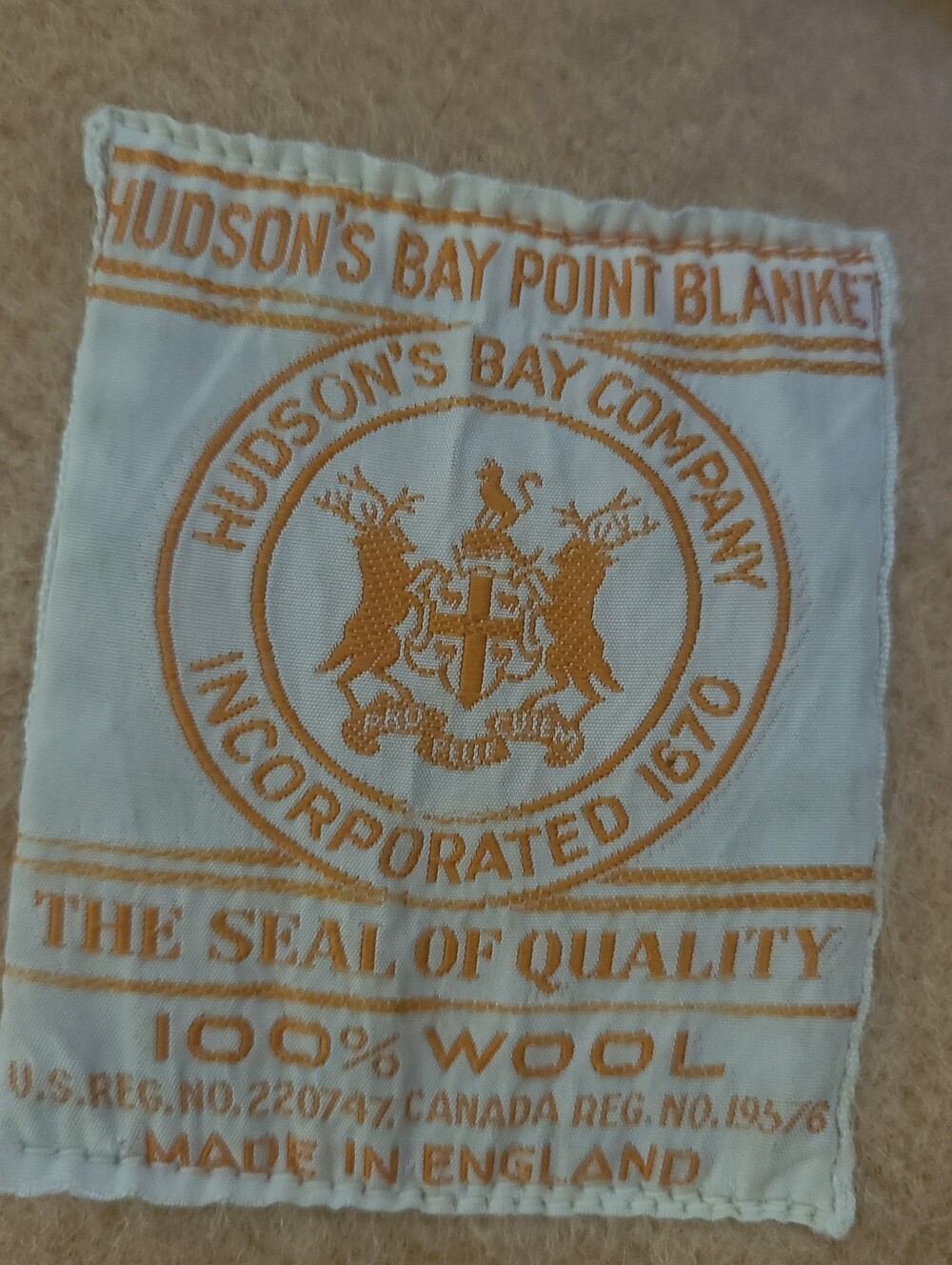 PAIR of HUDSON BAY WOOL BLANKETS - Picture 7 of 7